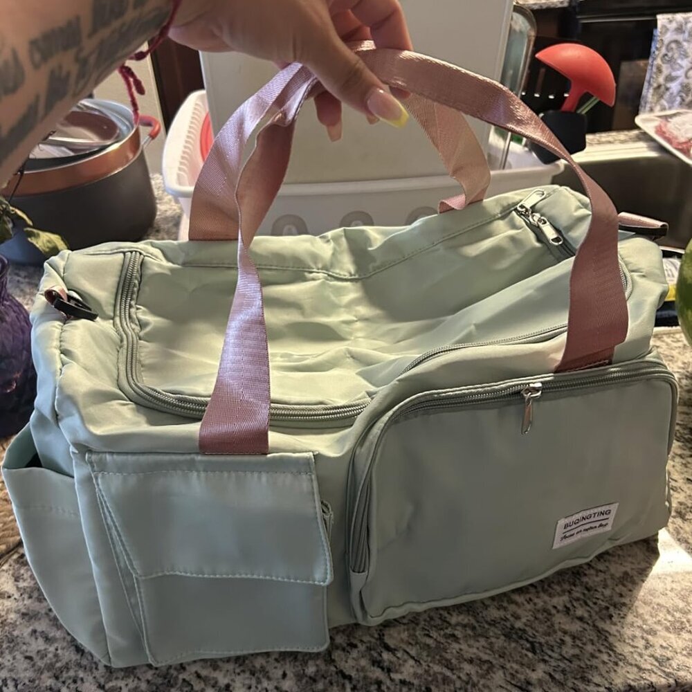 Small Gym Bag for Women, Travel Duffle Bag Carry On Bag with Shoe Compartment
